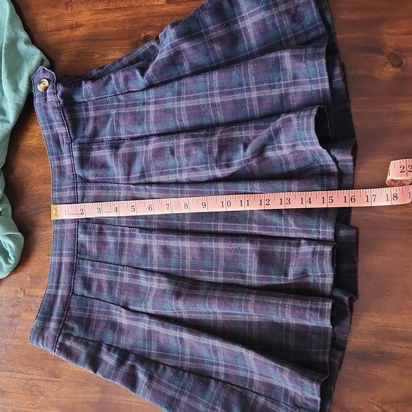 American Eagle Women's Pleated Plaid Skirt - Picture 9 of 9